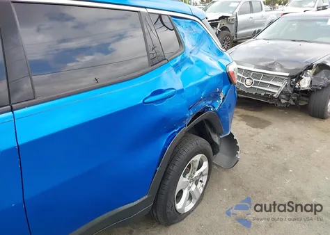 2019 Jeep Compass Latitude 4X4 z USA, uszkodzony, nr VIN 3C4NJDBB4KT713286